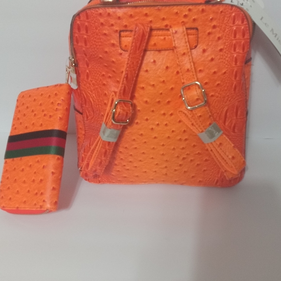 Queen Bee stripe ostrich crocodile backpack 2 in 1 - Picture 2 of 4